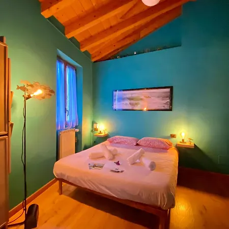 La Casa Del Poeta Oda ve Kahvaltı Dervio