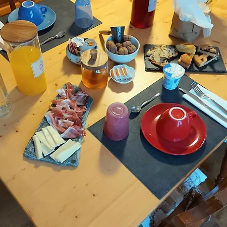 La Casa Del Poeta Couette-café Dervio